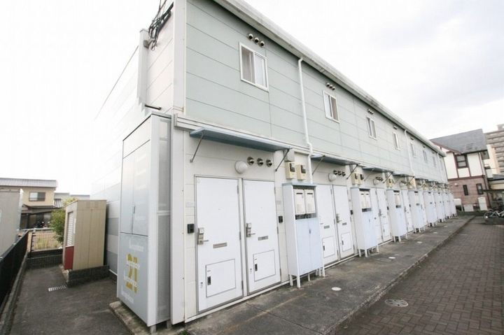 レオパレスブラン 2階建