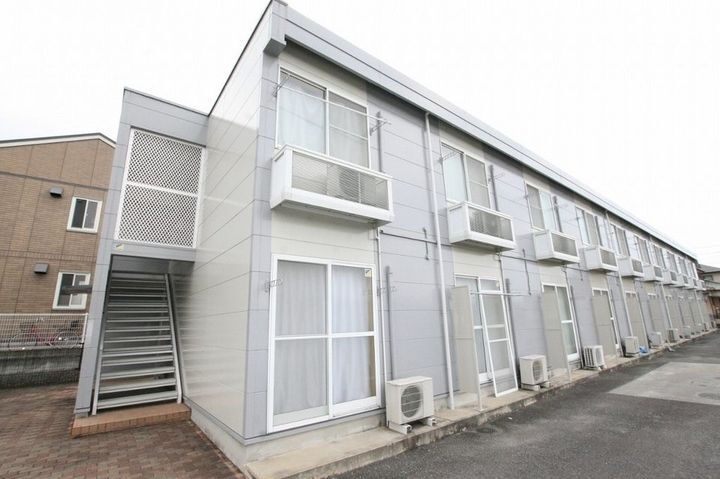 レオパレスエクレール鬼無 2階建