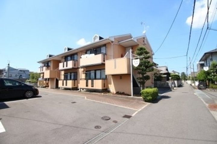 サンタウン寺井Ｂ棟 2階建