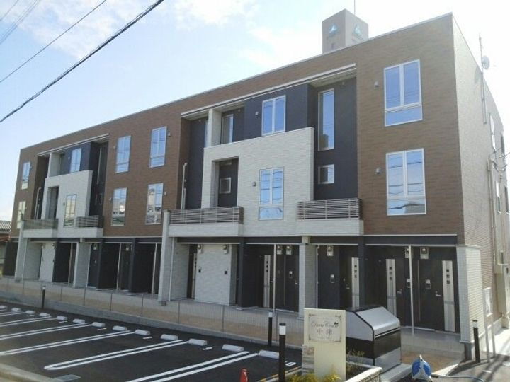 ディア　コート　中津 3階建