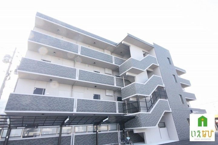 アヴニール 4階建