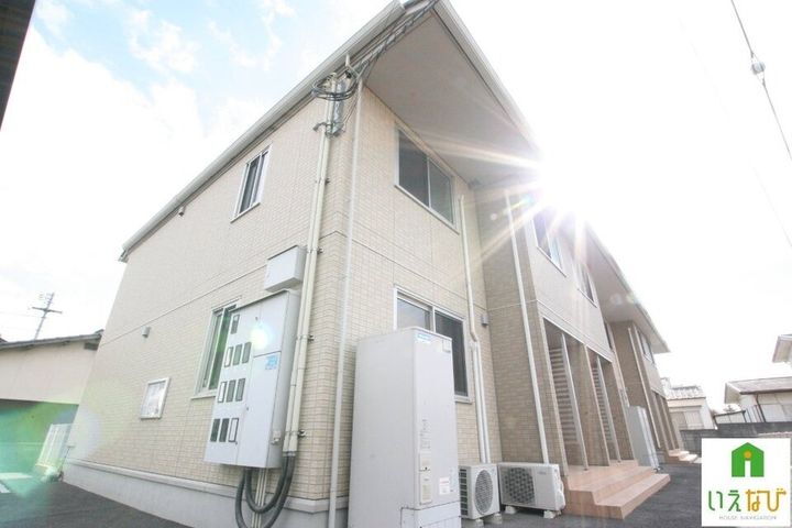 メゾン　シンシア 2階建