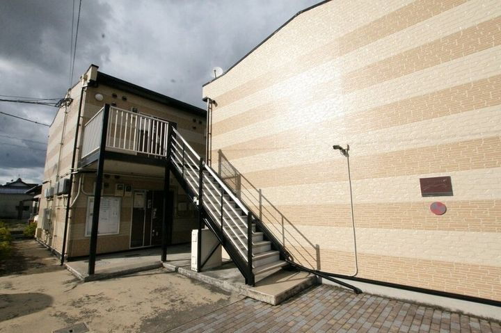 レオパレスサンシャイン２６ 2階建
