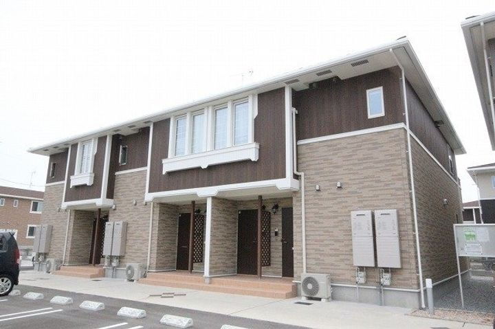 クラール元山Ｊ 2階建