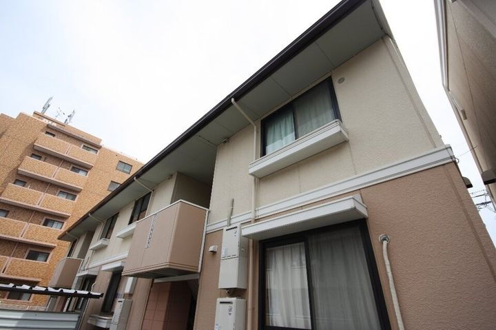 ウエストハイツ屋島Ｃ棟 2階建