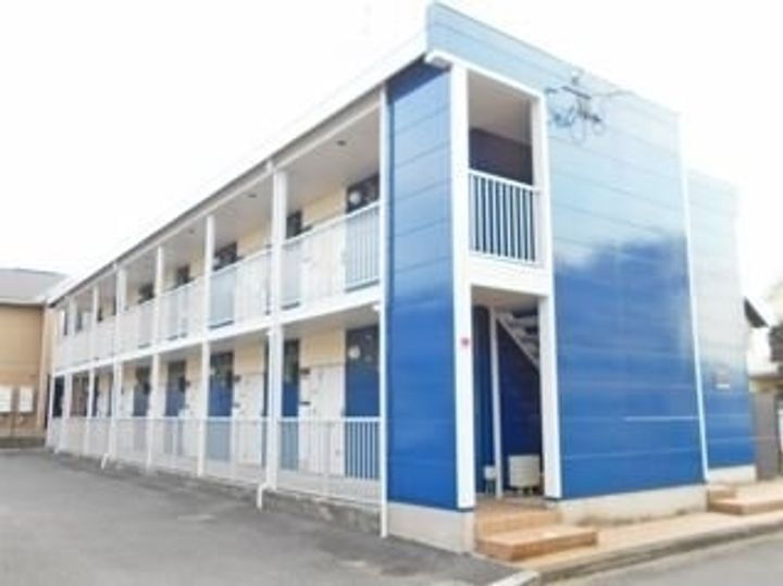 レオパレスウィスタリア坂出 2階建
