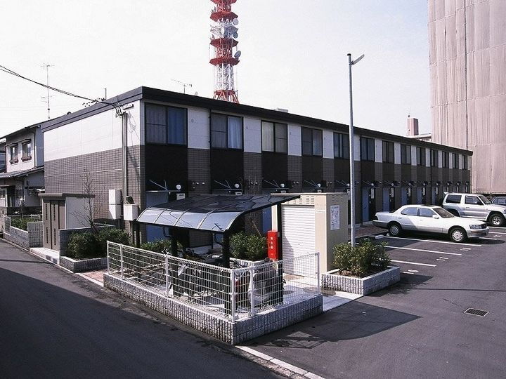 レオパレスロワール三条Ｂ