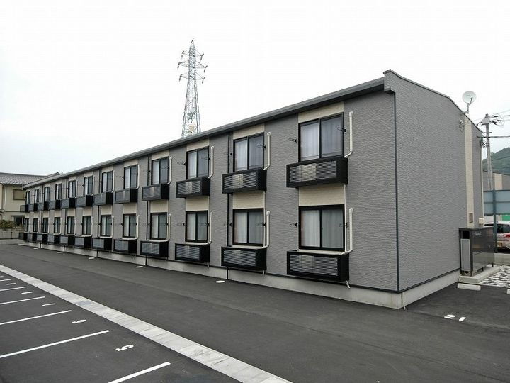 レオパレスミスフィッツ 2階建