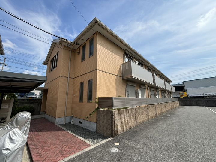 メゾンフリューゲルＡ・Ｂ 2階建