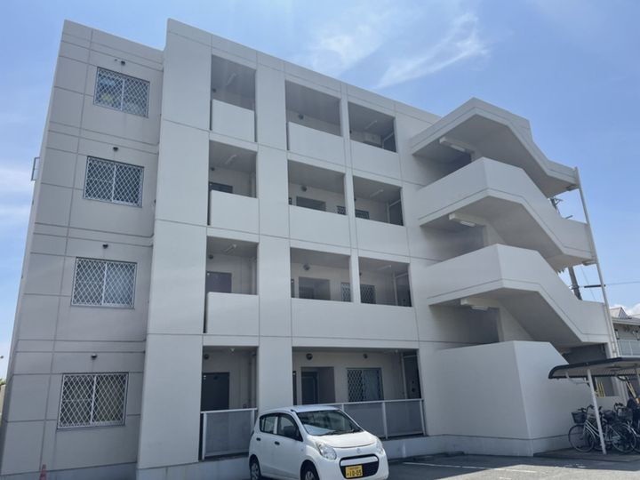 デランテ蓼野 4階建