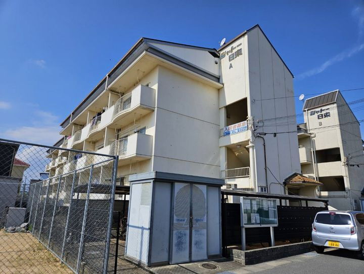 シャトー日東Ａ 3階建