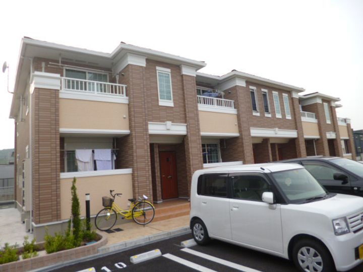 ソレイユ　Ⅱ番館 2階建
