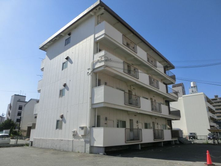 益田マンション 4階建