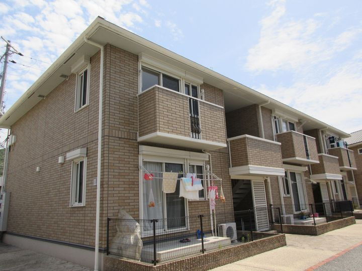 パインハイツ　Ａ棟 2階建