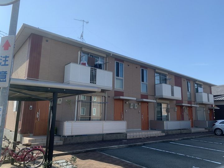 ヴィルグランディール　上中 2階建