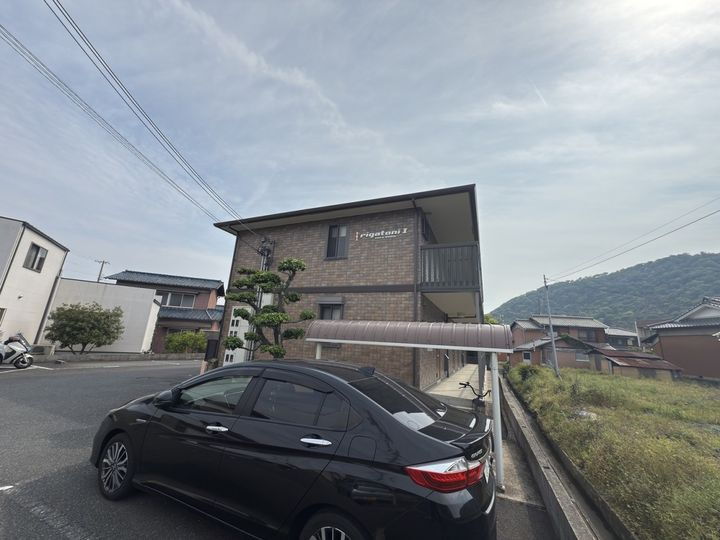 リガトーニワン 2階建