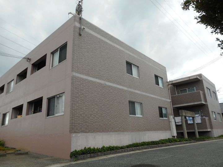 ハイツ・ルミエール 2階建