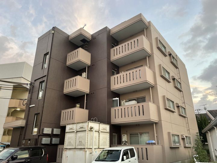 メゾンやすむろⅡ 4階建