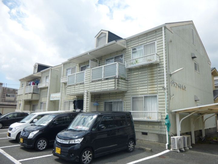 グランイル御立 2階建
