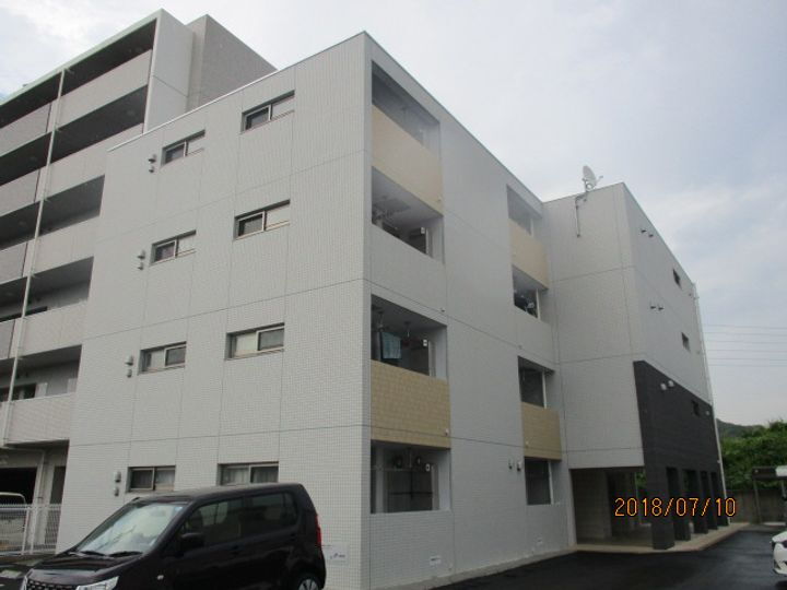 フィレール　デュ　トラジャⅢ 4階建
