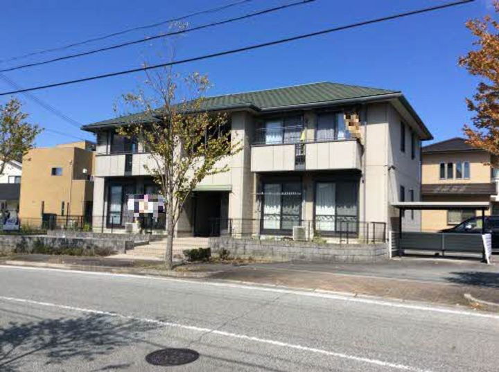 ピュア　東条 2階建
