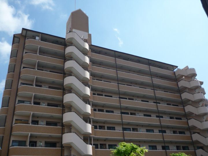 ライオンズマンション姫路野里 9階建
