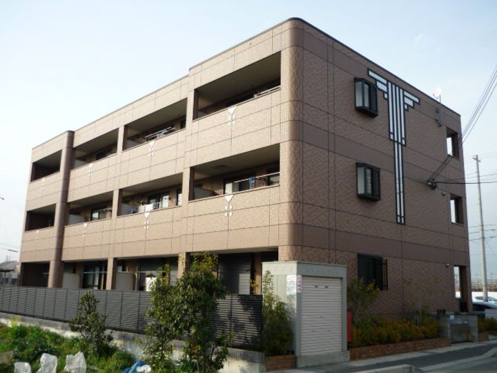 アベニール細江 3階建
