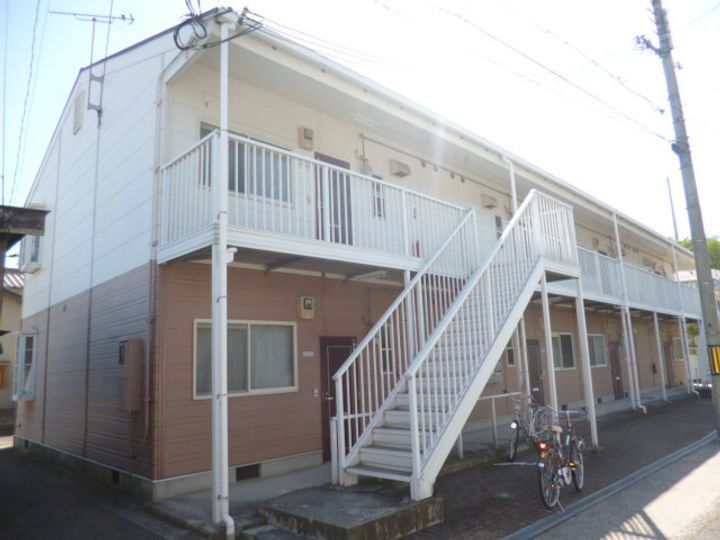 ファミール吉田 2階建