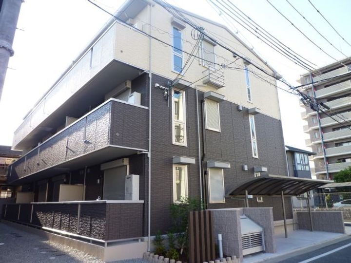 大阪府堺市西区浜寺船尾町西１丁 3階建 築10年2ヶ月