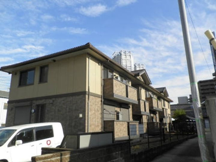 大阪府泉大津市田中町 築18年1ヶ月 2階建