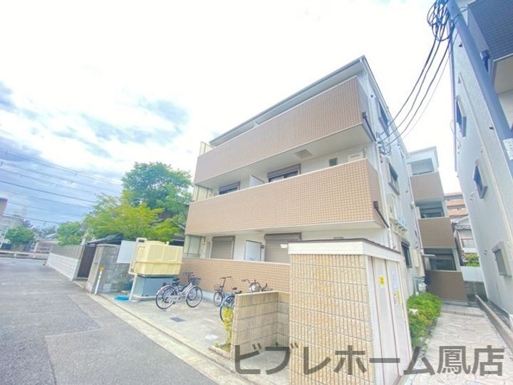 大阪府高石市羽衣１丁目 3階建 築9年2ヶ月