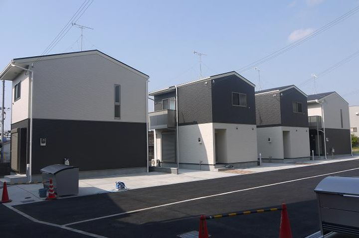 大阪府和泉市寺門町１丁目 2階建 築12年8ヶ月