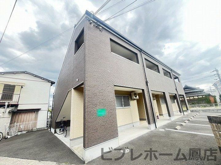 大阪府和泉市黒鳥町２丁目 築8年2ヶ月 2階建
