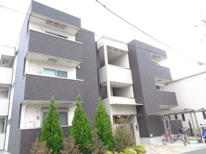 大阪府堺市西区浜寺諏訪森町西１丁 3階建 築9年9ヶ月