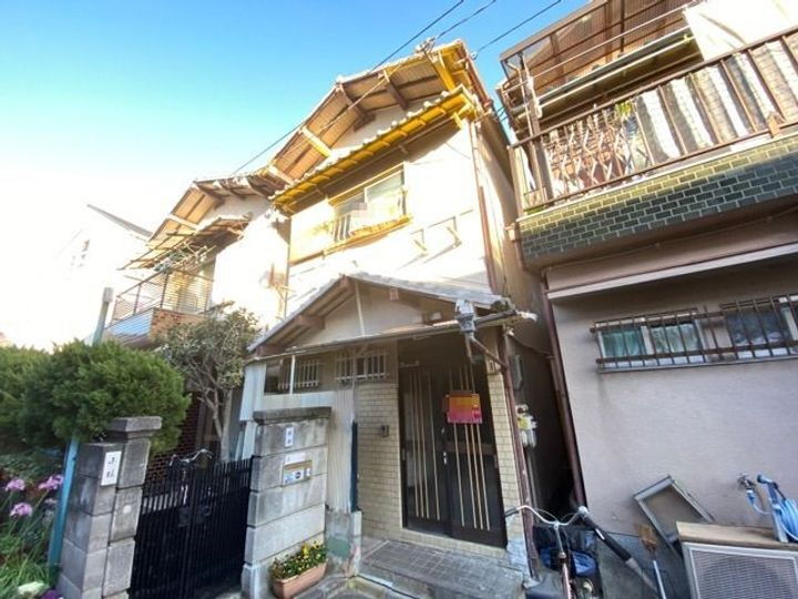 大阪府堺市西区浜寺石津町中４丁 築48年7ヶ月 2階建