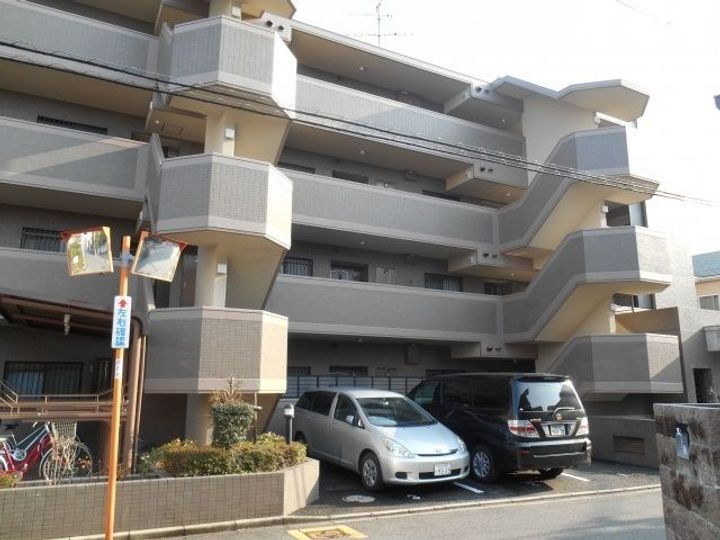 大阪府高石市羽衣１丁目 4階建 築28年2ヶ月