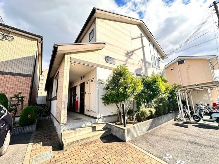 大阪府堺市西区鳳西町２丁 築17年4ヶ月 2階建