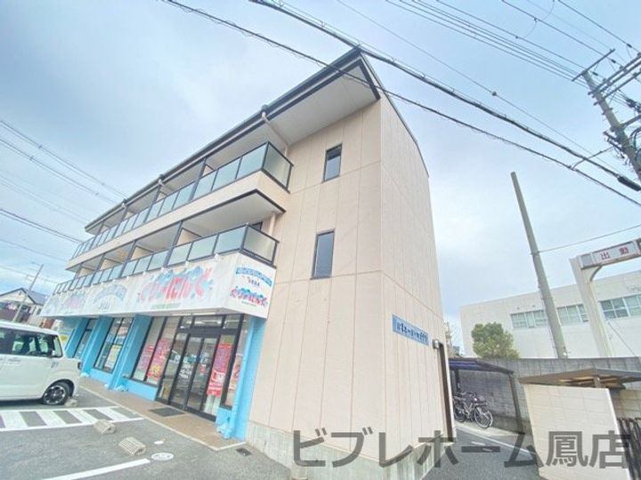 大阪府高石市西取石１丁目 3階建