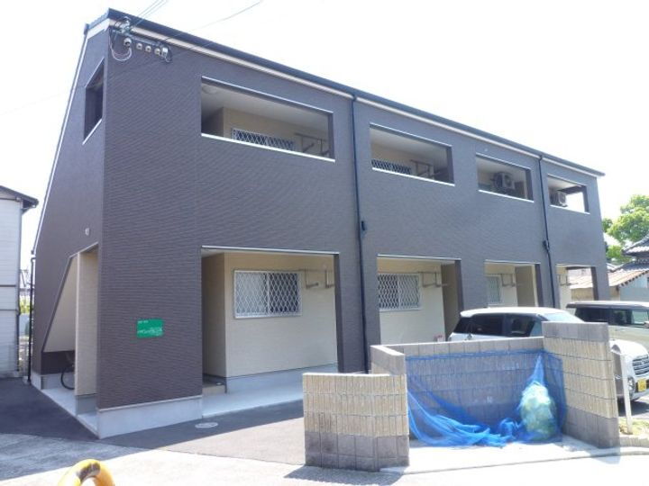 大阪府和泉市黒鳥町２丁目 築8年2ヶ月 2階建