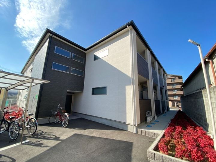 大阪府和泉市伯太町１丁目 2階建 築5年10ヶ月