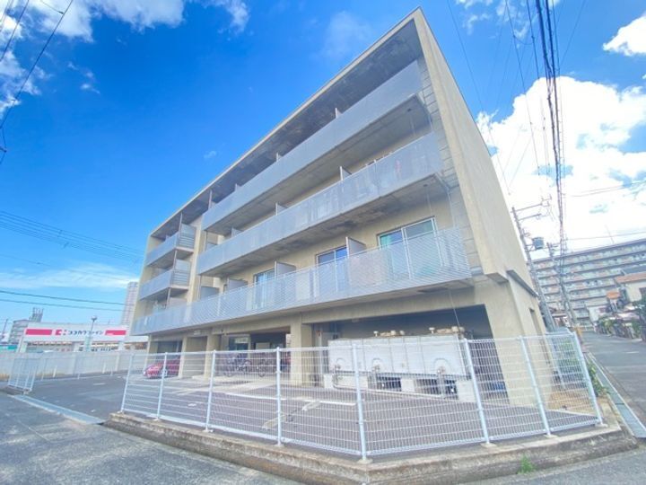 大阪府泉大津市池浦町１丁目 築26年7ヶ月 4階建