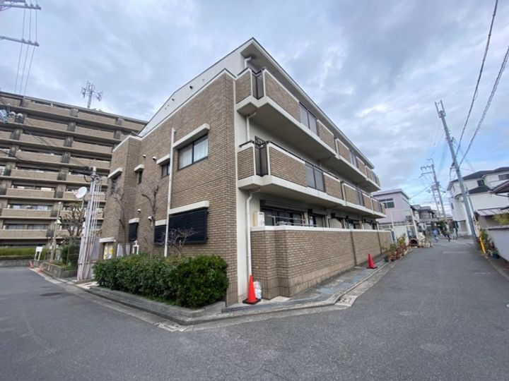 大阪府堺市中区深井清水町 3階建 築33年7ヶ月