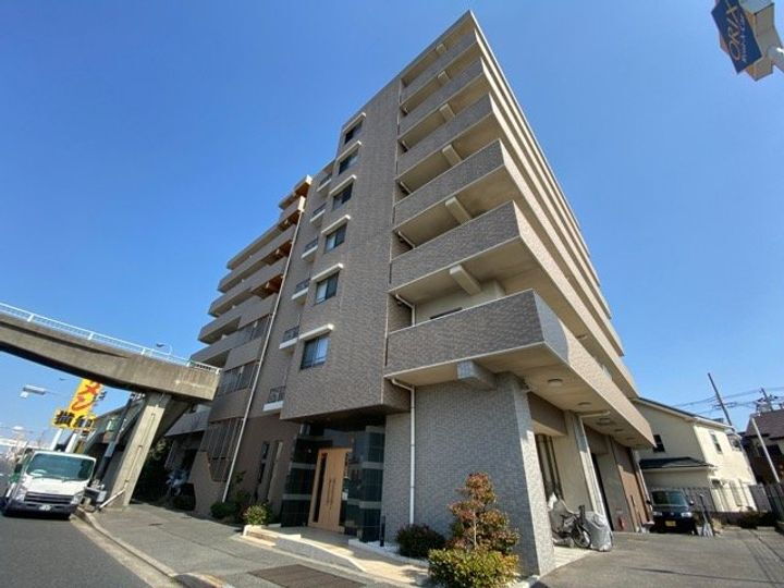 大阪府堺市西区鳳西町１丁 7階建