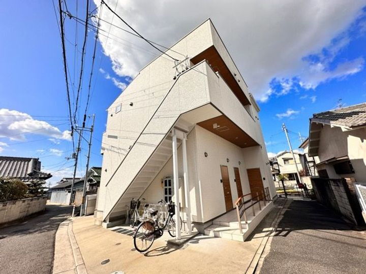 大阪府堺市中区深井清水町 2階建 築8年8ヶ月