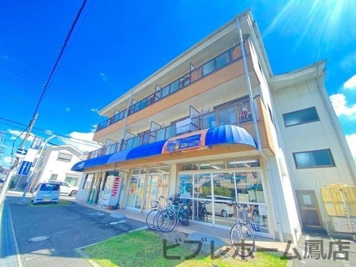 大阪府高石市西取石１丁目 3階建