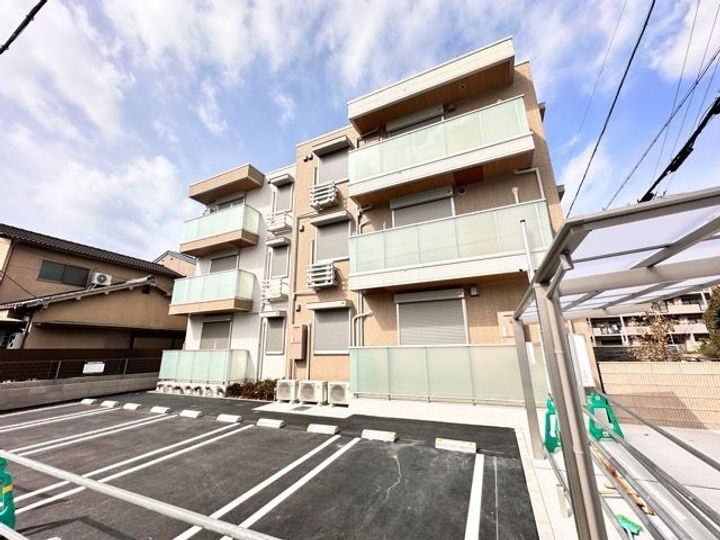 大阪府堺市西区鳳北町８丁 3階建 築1年11ヶ月