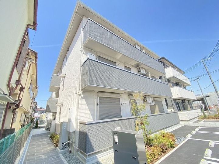 大阪府泉大津市東豊中町２丁目 築2年10ヶ月 3階建