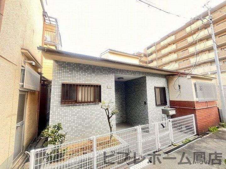 大阪府高石市加茂１丁目 2階建 築61年8ヶ月