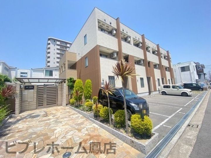 大阪府堺市西区浜寺石津町中１丁 築12年3ヶ月 3階建