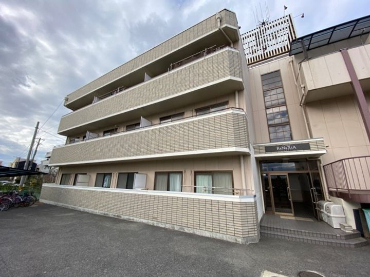 大阪府堺市中区深井沢町 3階建 築37年9ヶ月